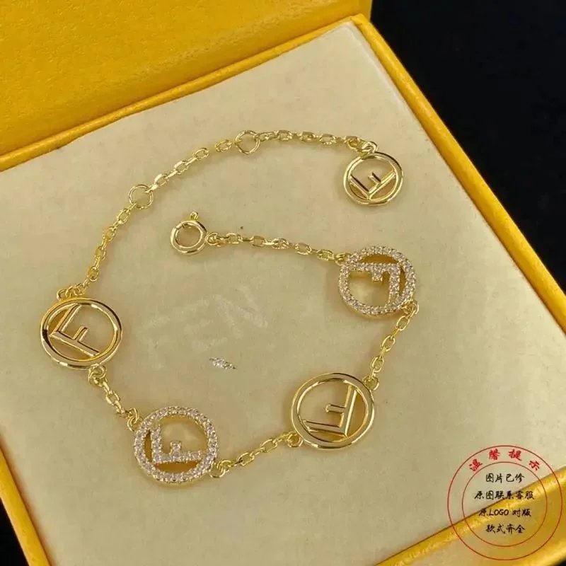 镶钻镂空手链时尚ins风F字母金色简约手链送情人节送女友