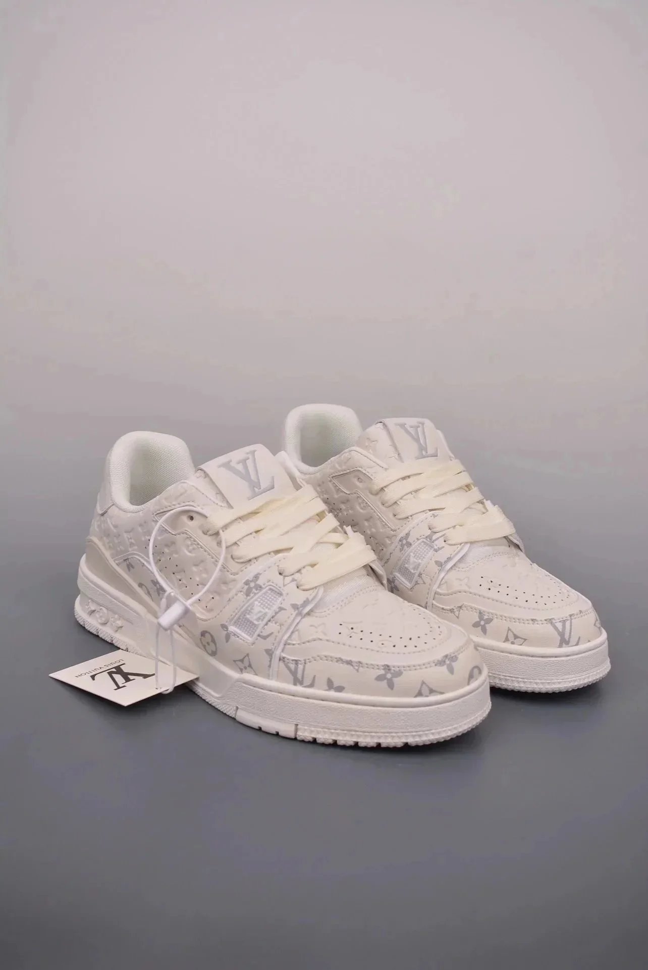 青春时尚经典百搭休闲运动鞋